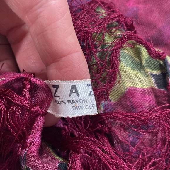 Zazou wrap scarf fringed floral - Picture 5 of 6